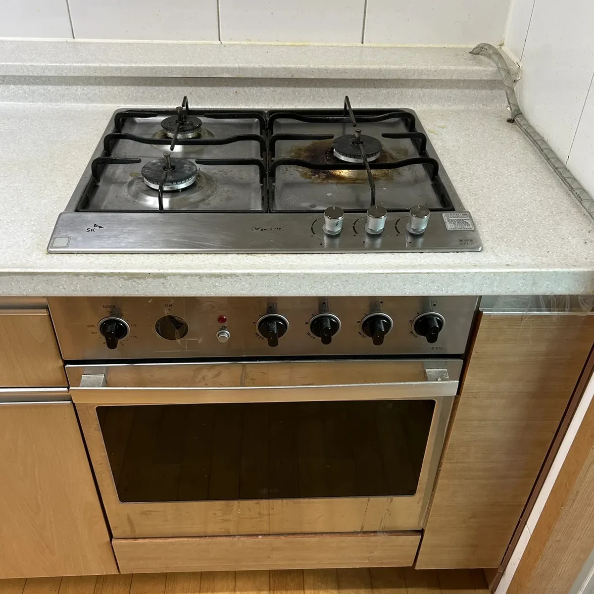 시공 전 - 가스레인지 수납장 교체